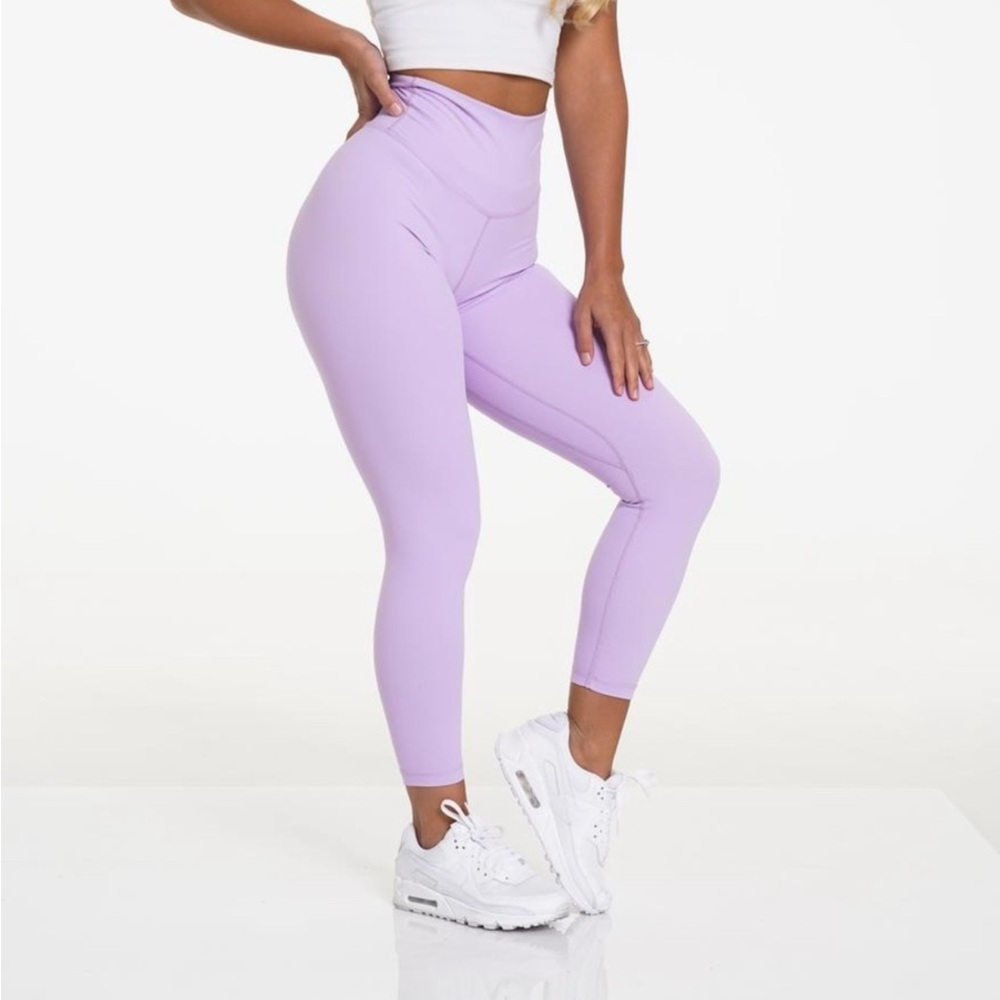 NVGTN signature 1.0 lilac leggings size L